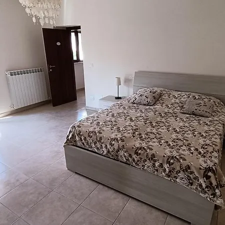 Villa Villa Indipendente Con Parcheggio Privato E Giardinetto LʼAquila