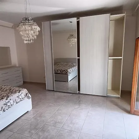 Villa Villa Indipendente Con Parcheggio Privato E Giardinetto *