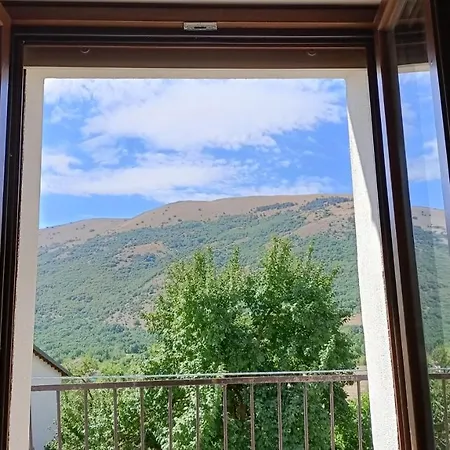 Villa Indipendente Con Parcheggio Privato E Giardinetto * LʼAquila